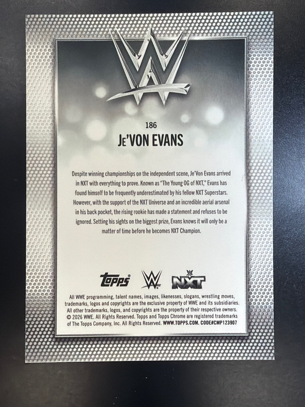 2026 Topps Chrome WWE #186 Je'Von Evans Prism Refractor