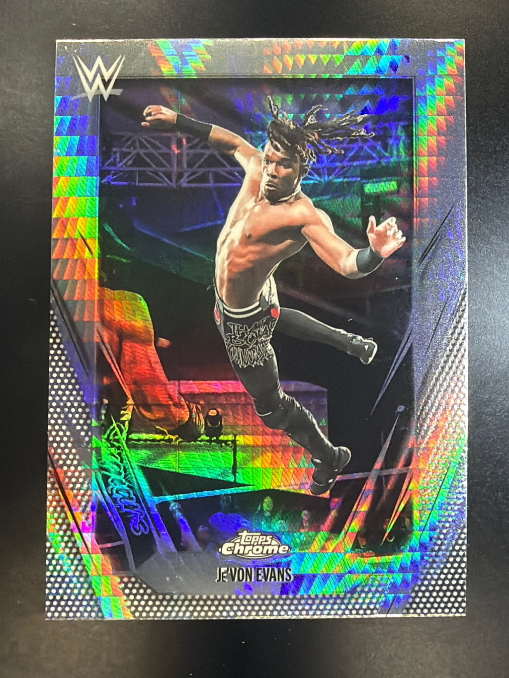 2026 Topps Chrome WWE #186 Je'Von Evans Prism Refractor