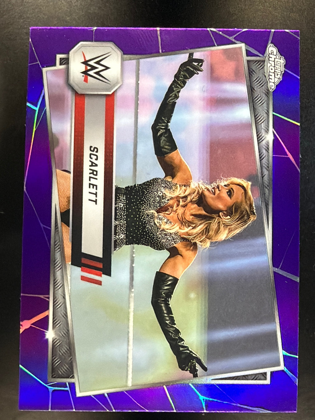 2025 Topps Chrome WWE #101 Scarlett Purple Refractor