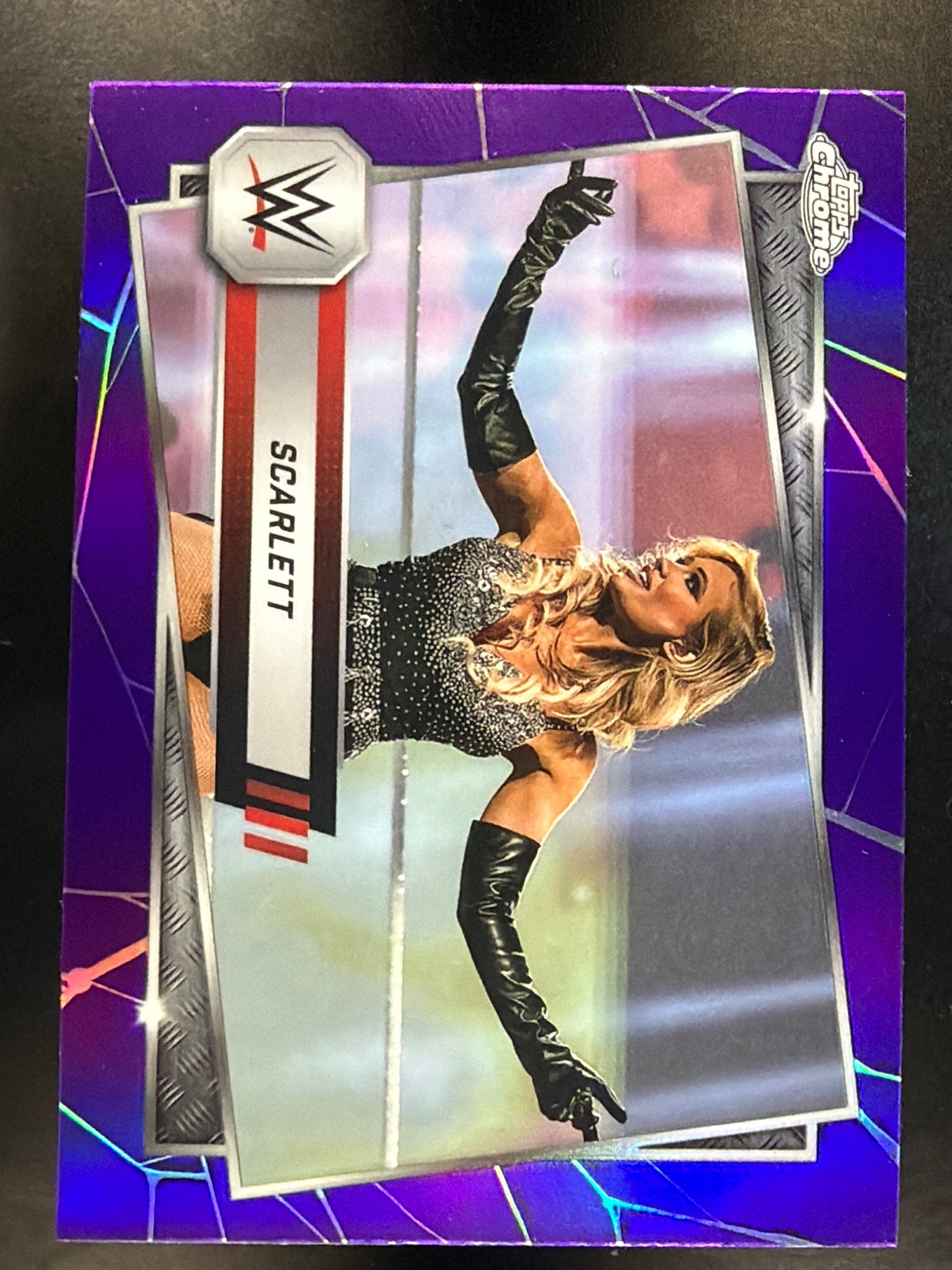 2025 Topps Chrome WWE #101 Scarlett Purple Refractor