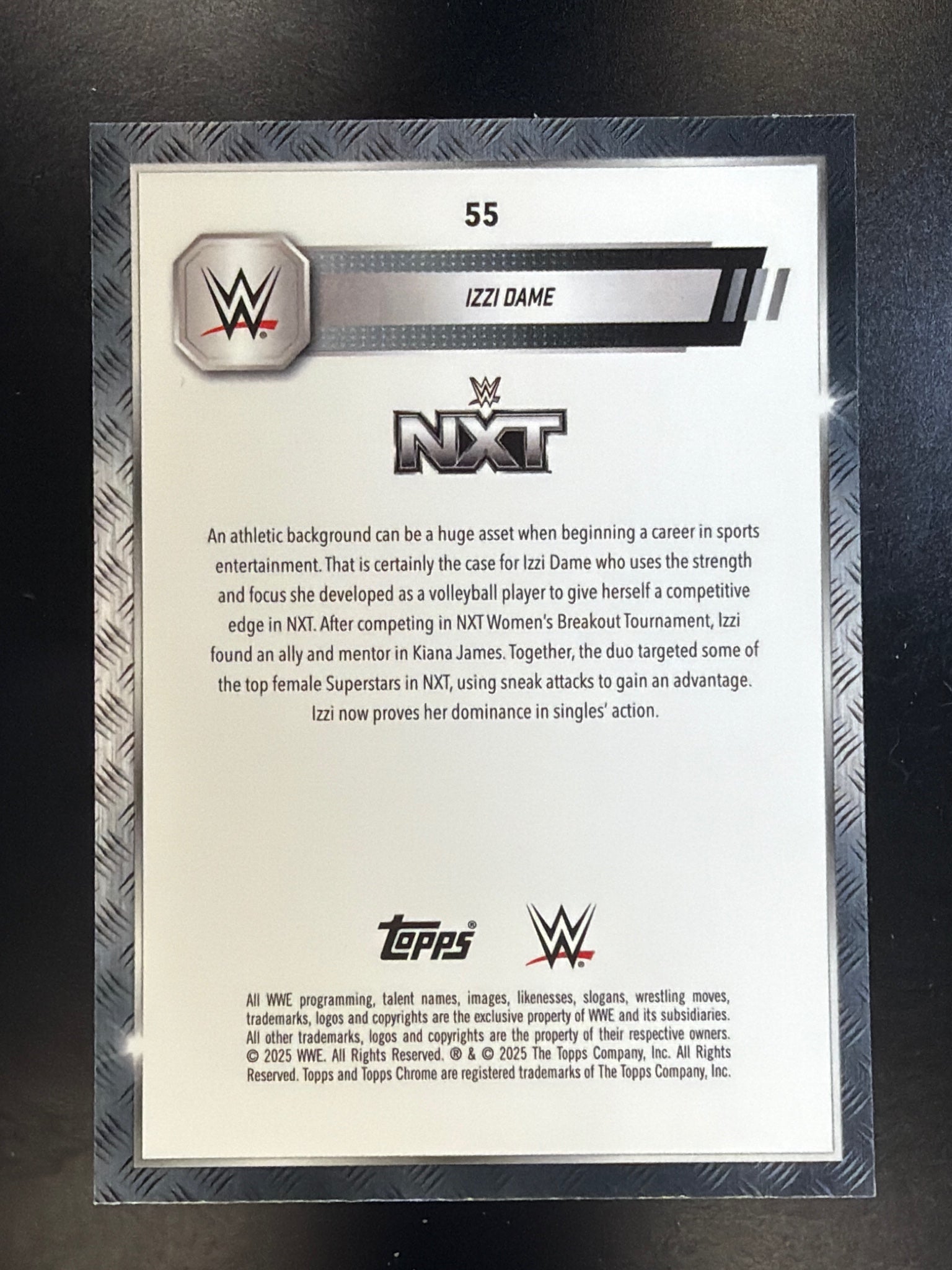 2025 Topps Chrome WWE #55 Izzi Dame Pink Shimmer Refractor
