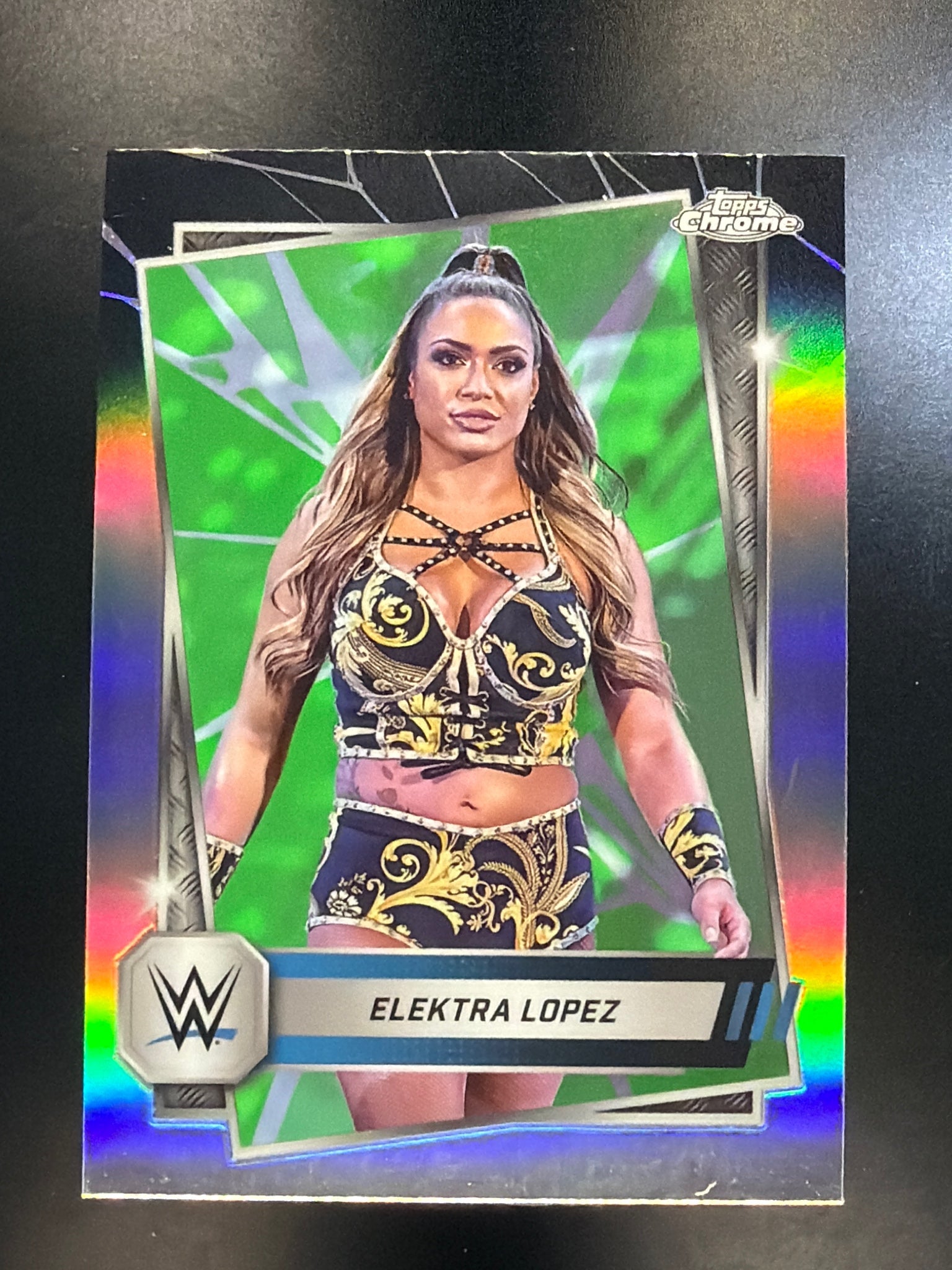 2025 Topps Chrome WWE #95 Elektra Lopez Neon Green & Black Refractor