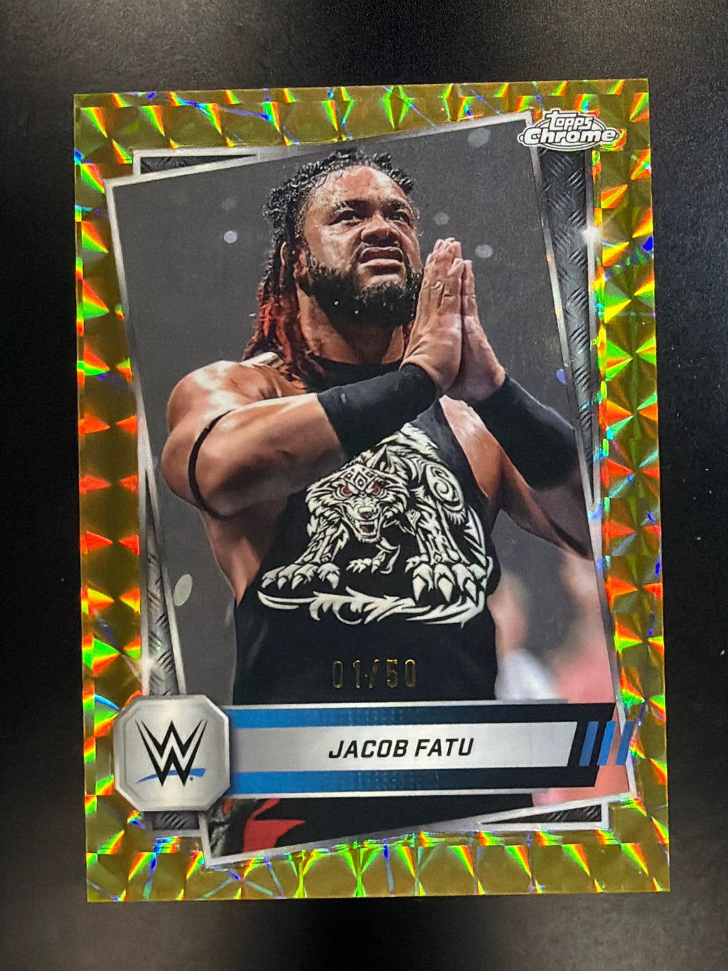 2025 Topps Chrome WWE #100 Jacob Fatu Gold Geometric Refractor #/50 BOOKEND #1