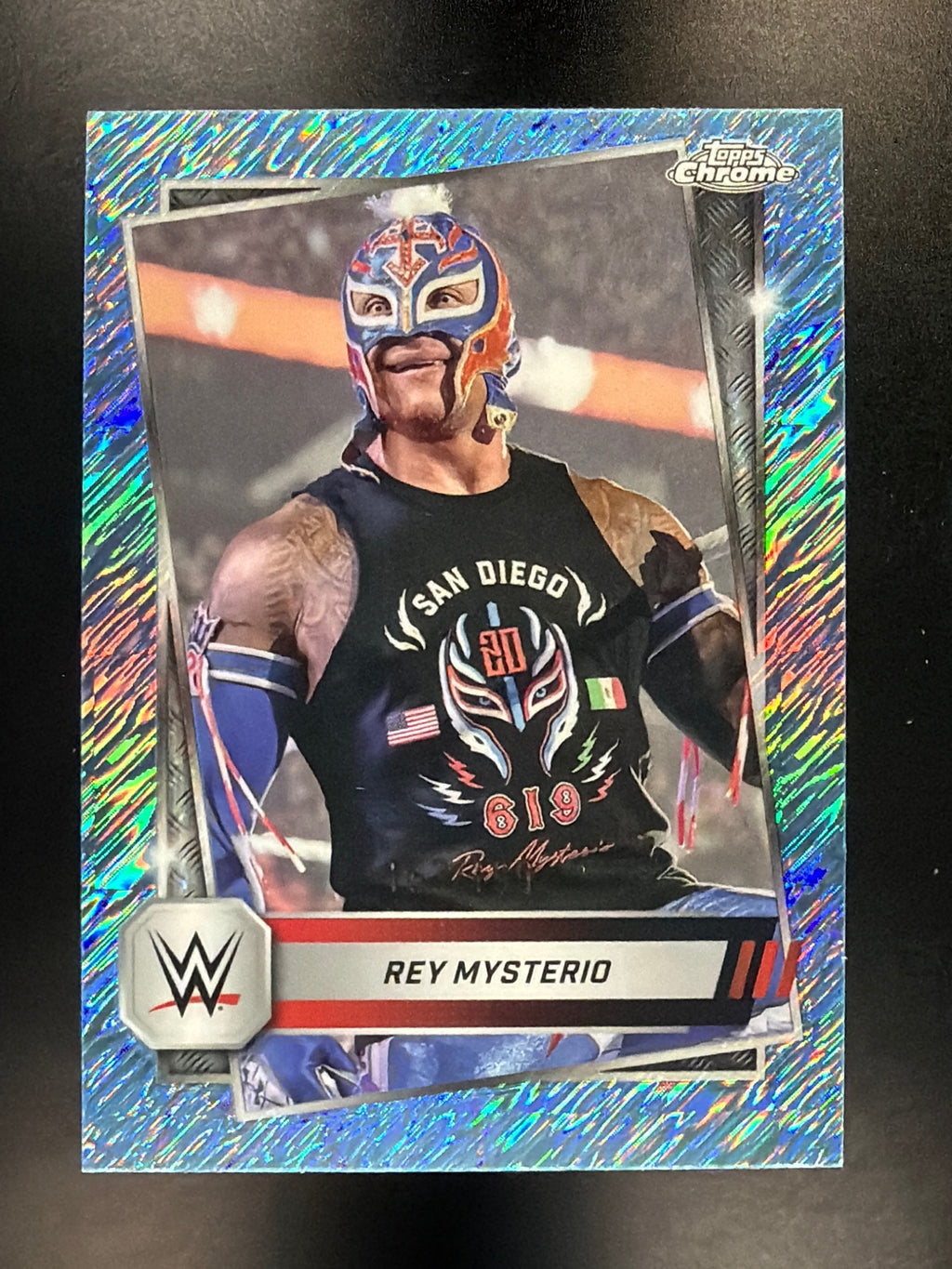 2025 Topps Chrome WWE #62 Rey Mysterio Aqua Shimmer Refractor #/199