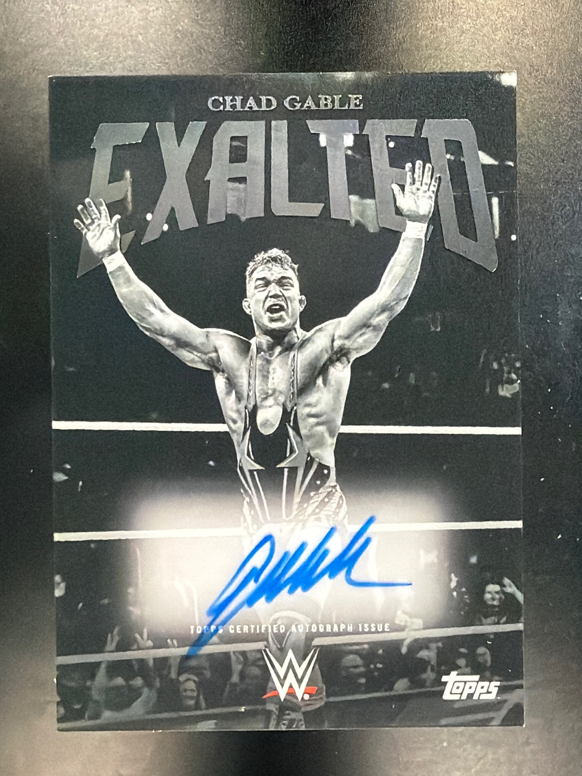 2025 Topps Exalted WWE #BWS-CGE Chad Gable Black and White Signatures