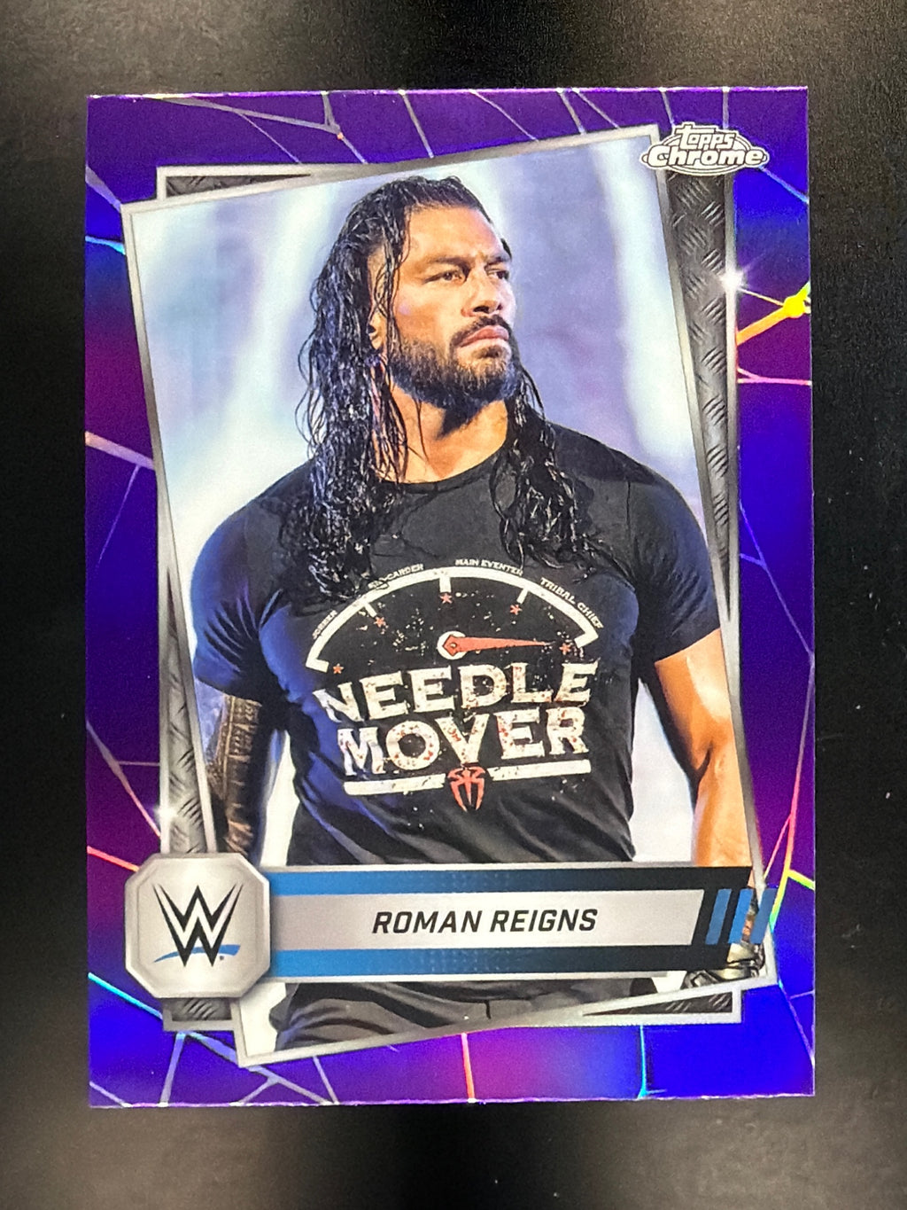 2025 Topps Chrome WWE #3 Roman Reigns Purple Refractor
