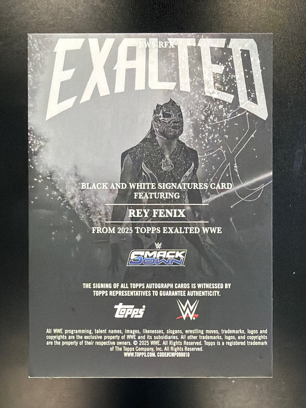 2025 Topps Exalted WWE #BWS-RFX Rey Fenix Black and White Signatures