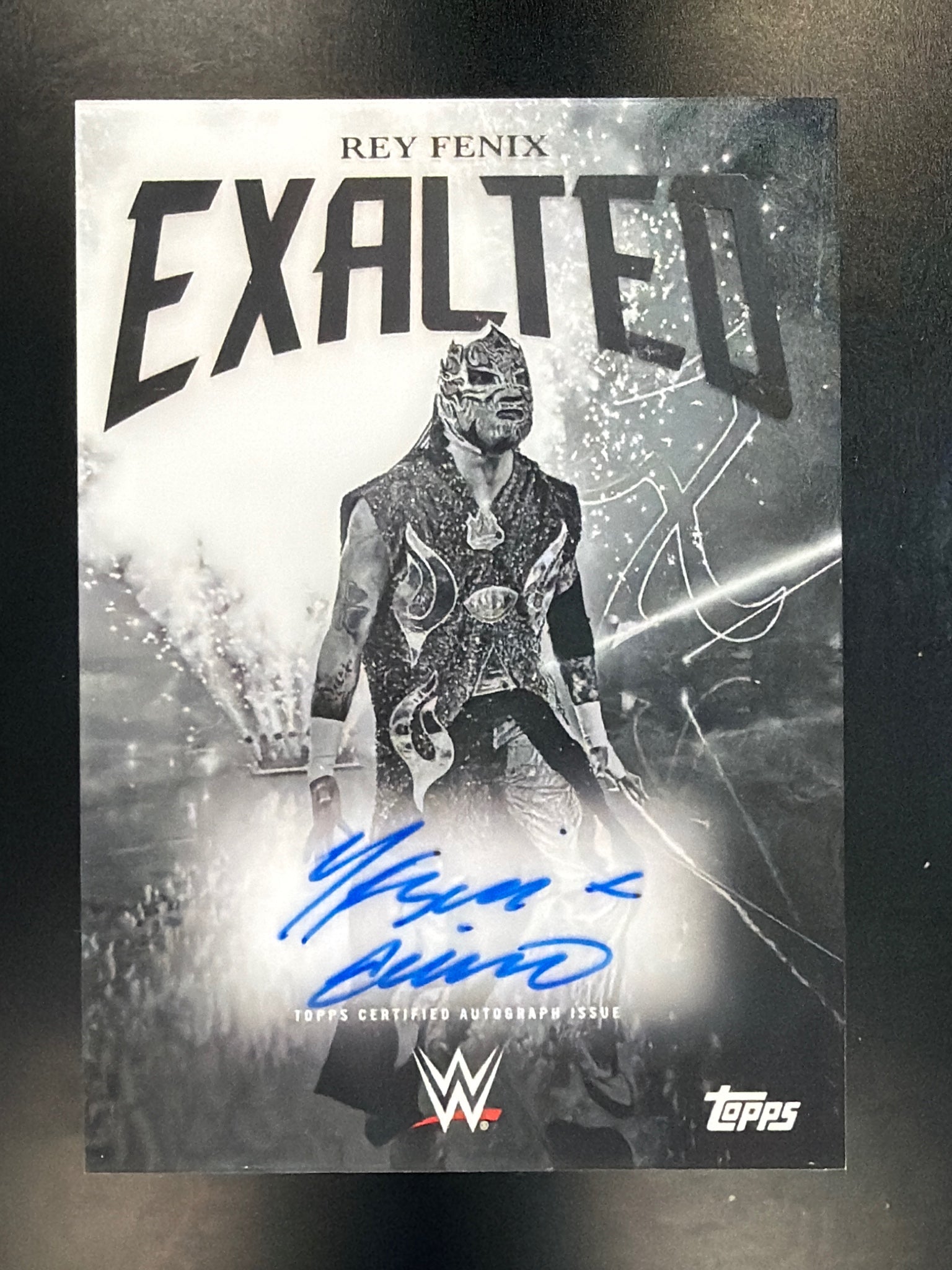 2025 Topps Exalted WWE #BWS-RFX Rey Fenix Black and White Signatures