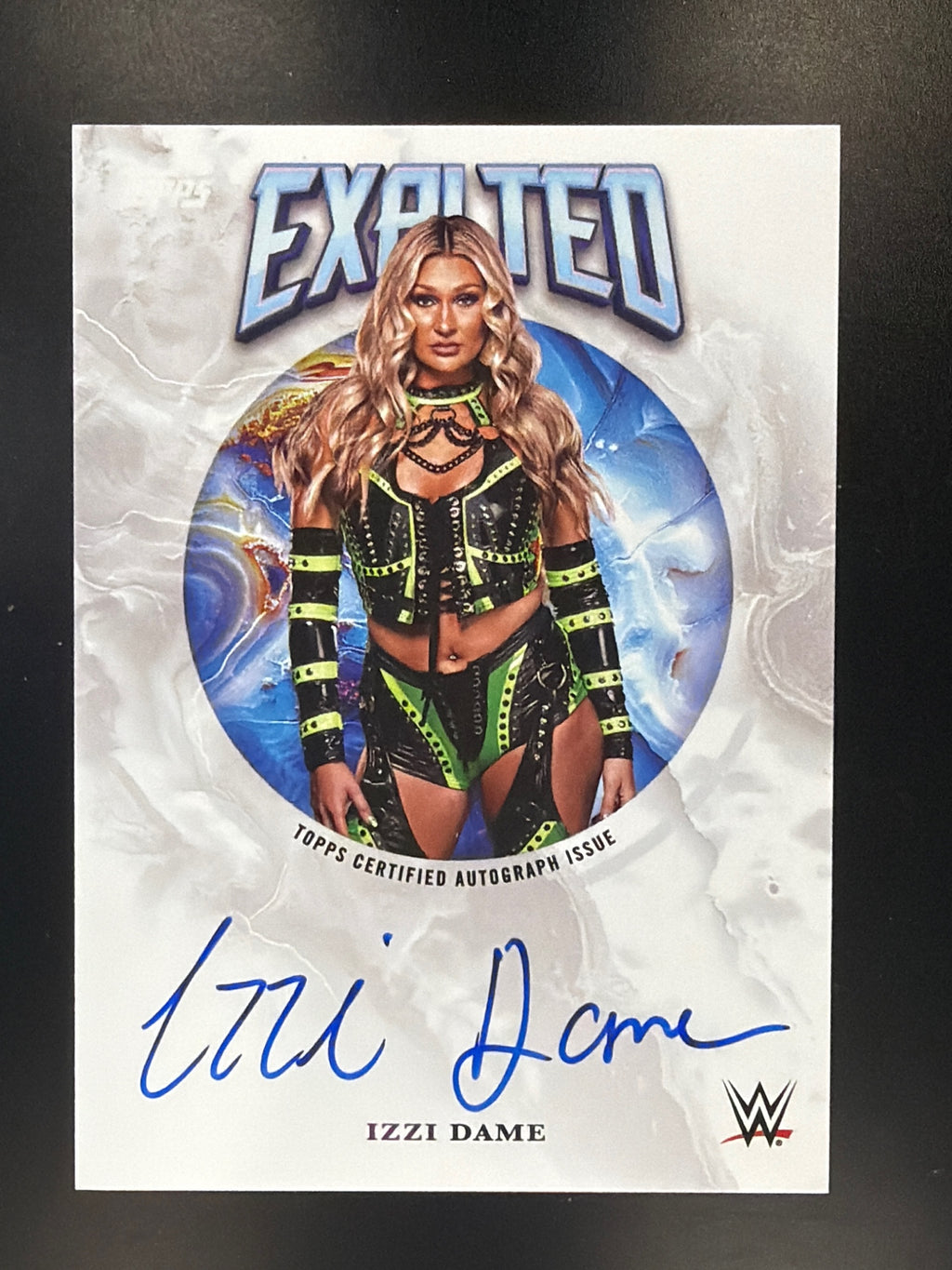2025 Topps Exalted WWE #EXA-IZZ Izzi Dame Exalted Autographs
